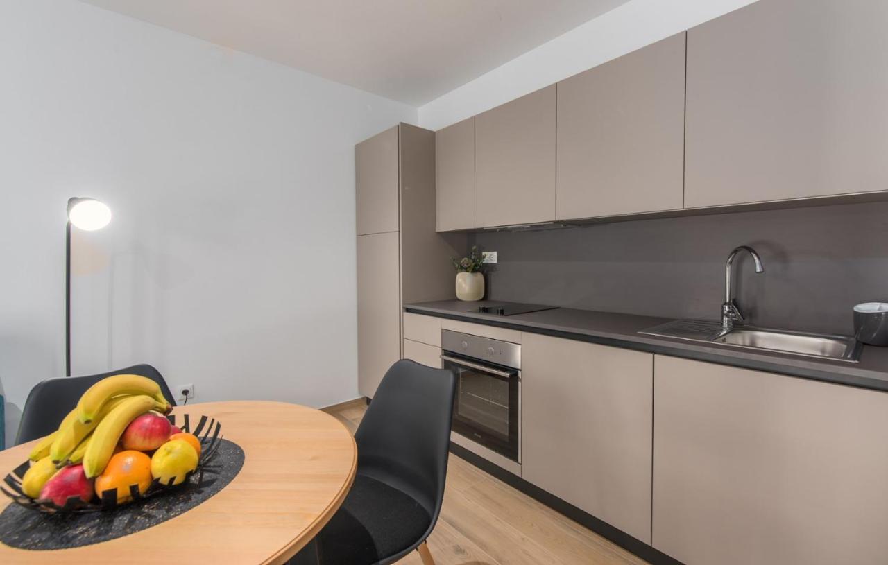 Apartment Vitamare Porec Ngoại thất bức ảnh